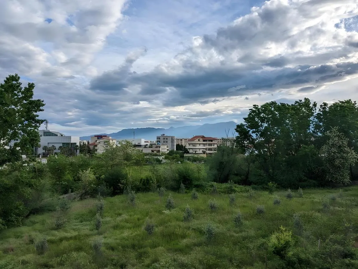 Sunny Riverside Tirana'S Oasis - Breakfast & Dinner